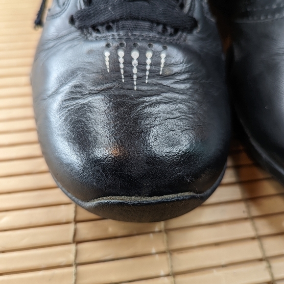 Nike Shox 407636-001 Black/White Metallic Women's Size 9 Basketball. Great condi - Picture 6 of 10